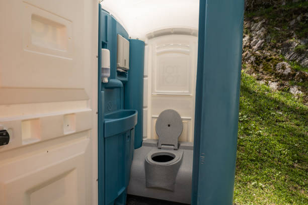 Portable bathroom rental in El Rancho, NM